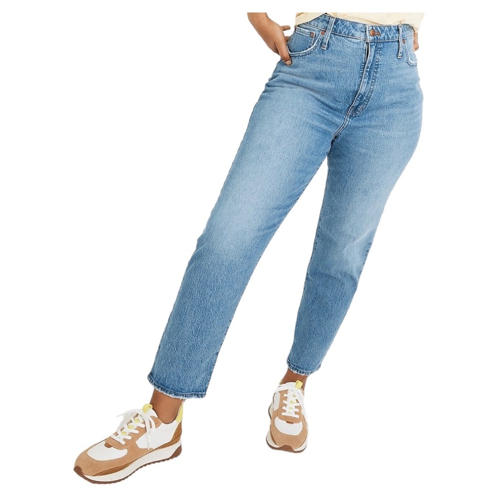 Madewell Classic Straight Jeans in Nearwood Wash